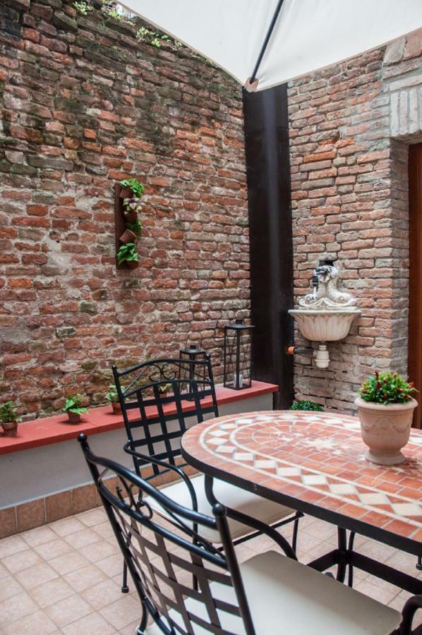 شقة Nell'Antico Ghetto Ebraico فيرّارا المظهر الخارجي الصورة